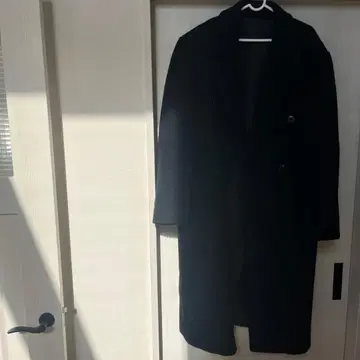 안나 로마 블랙 체스터 코트