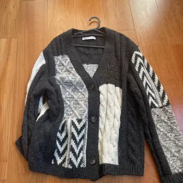ZARA 패턴 니트 가디건
