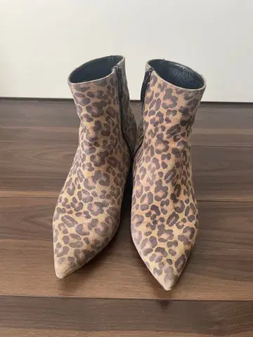 레오파드 무늬 스틸레토 부츠