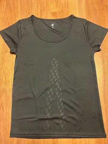 블랙 반팔 T셔츠 RELIVE