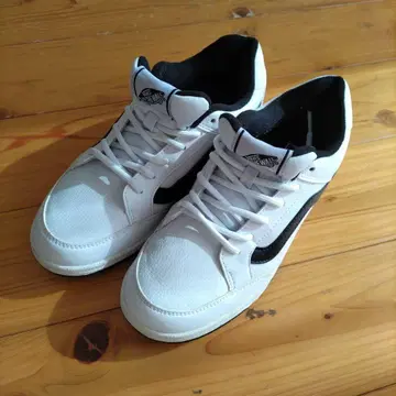 VANS 화이트 블랙 스니커즈