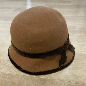 투모로우랜드 펠트 햇 울 햇 카멜 모자 리본