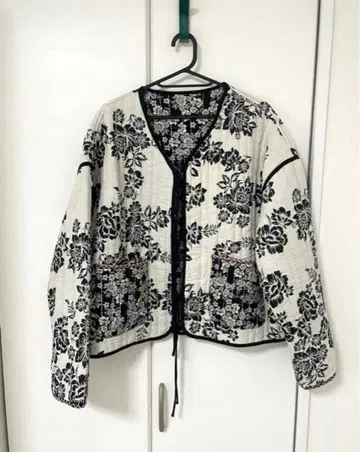 완판템 꽃무늬 노카라 자켓 ZARA