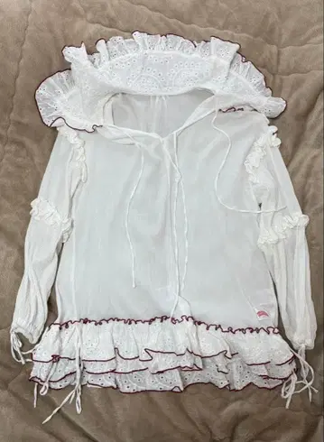 화이트 프릴 후드 셔츠