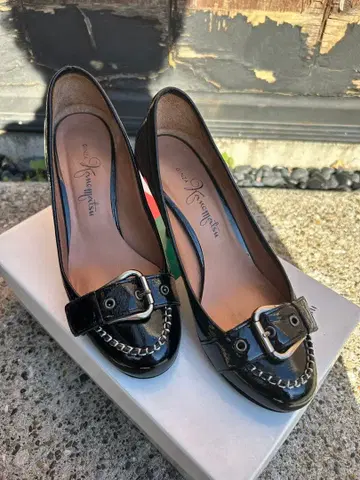 긴자 카네마츠 펌프스