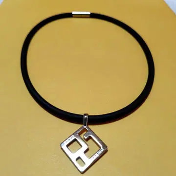 코란토테 기하학 디자인 목걸이