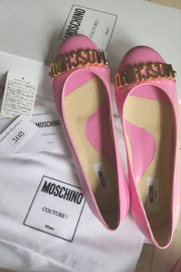 새상품 MOSCHINO 플랫슈즈