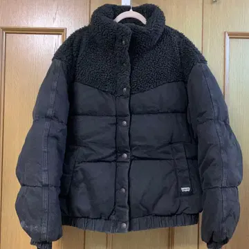 LEVI STRAUSS & CO. 보아 옷깃 다운 자켓 M 블랙