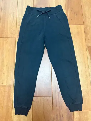 Lululemon 블랙 스웨트 팬츠