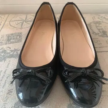 긴자 카네마츠 일본제 에나멜 플랫슈즈 블랙 21.5