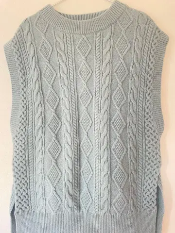 울 100% 케이블 짜임 니트 베스트