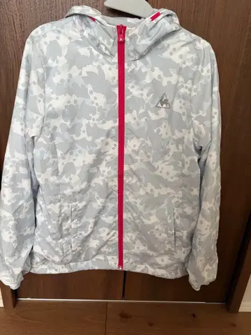 카모 패턴 후드 부착 블루종과 팬츠 세트