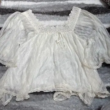 미사용 새상품 리즈리사 상의