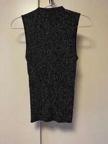 택 포함 새상품 리브 슬리브리스 상의 블랙 라메 믹스