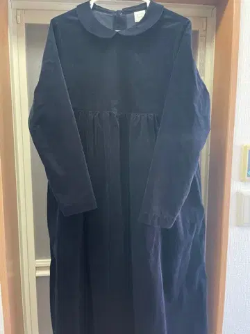 뷔르데사봉 세밀 골지 둥근 카라 원피스