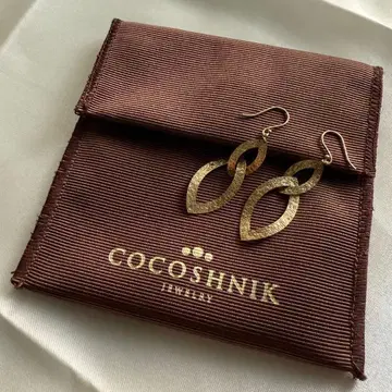 새상품급 코코슈닉 K10 텍스처 플레이트 2연 리프 귀걸이 양쪽 귀