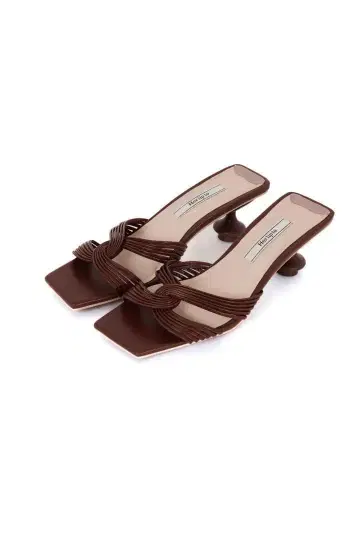 크로스 스트랩 뮬 [37] 브라운