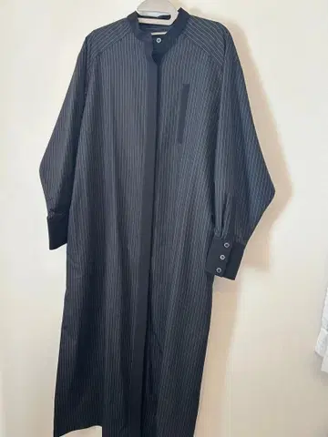 블랙 스트라이프 긴팔 셔츠 원피스