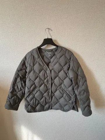 유니클로 울트라 라이트 다운 퀼팅 S 새상품급