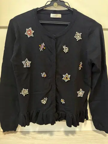 비쥬 포함 블랙 긴팔 가디건