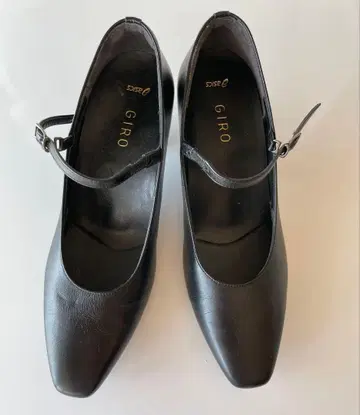 GIRO 블랙 하이힐 펌프스