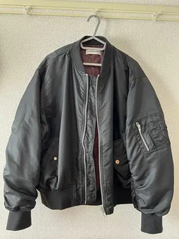 LILY BROWN MA-1 블랙 자켓