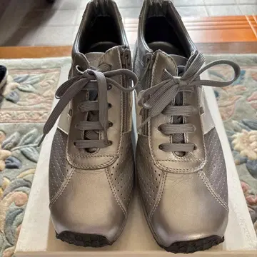 VITANOVA 실버 메쉬 스니커즈