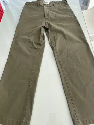 올리브 그린 치노 팬츠 클리닝 완료