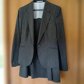 스트라이프 수트 (그레이) S 사이즈