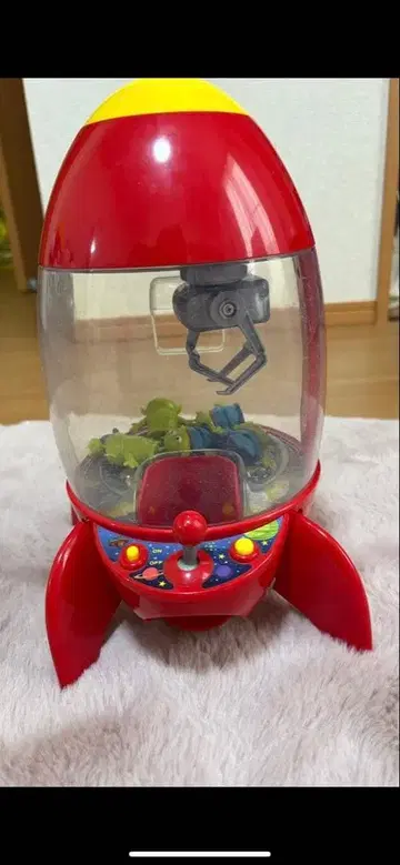 토이스토리 SPACE CRANE 빨간색 로켓형 뽑기 게임