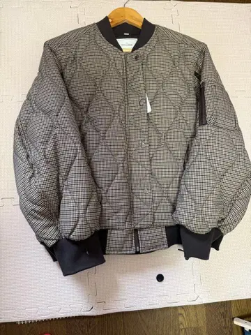 GU 록 콜라보 퀼팅 블루종 베이지 체크 무늬