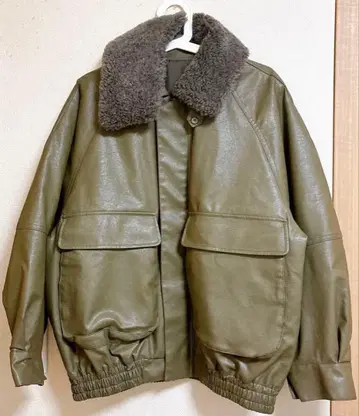 보아 부착 에코 가죽 자켓