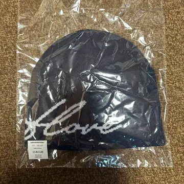 네이비 자수 로고