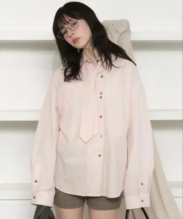 loin nuit 뉘앙스 버튼 타이 셔츠