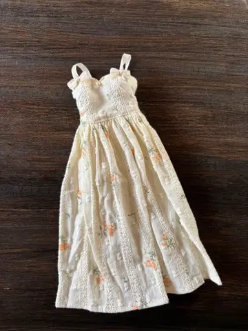 체리 작가님 드레스