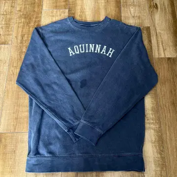 AQUINNAH 크루넥 맨투맨 네이비