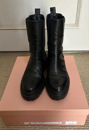 투모로우랜드 부츠