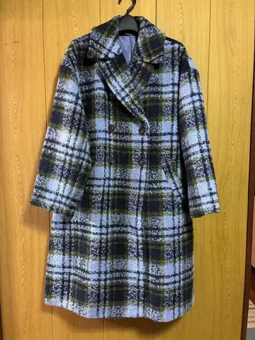 체크 무늬 더블 브레스트 롱 코트