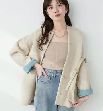 [ 미사용 새상품 ] 배색 플레이팅 폴리 니트 가디건 내추럴 꾸뛰르