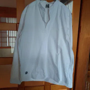 CHUMS 화이트 긴팔 셔츠 M 사이즈
