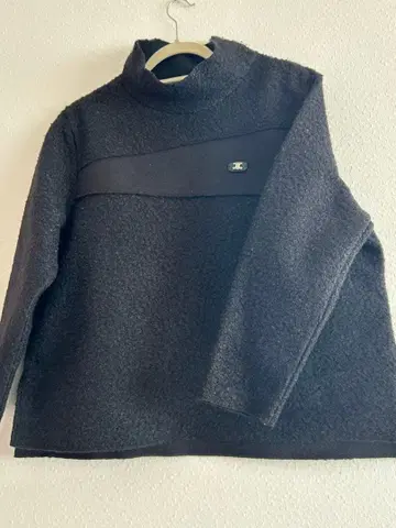 새상품 미사용 플리스 풀오버 블랙 하이넥 로고