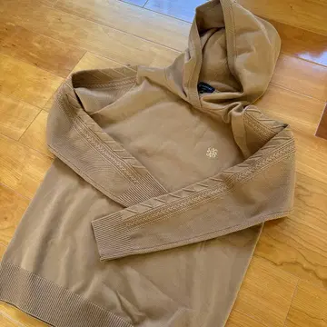 SANDREWS 카멜 후드 부착 후드티