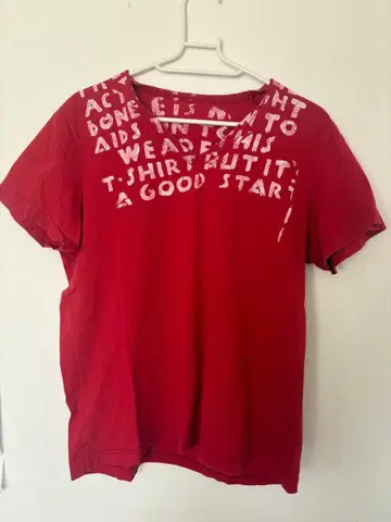 빨간색 AIDST 셔츠