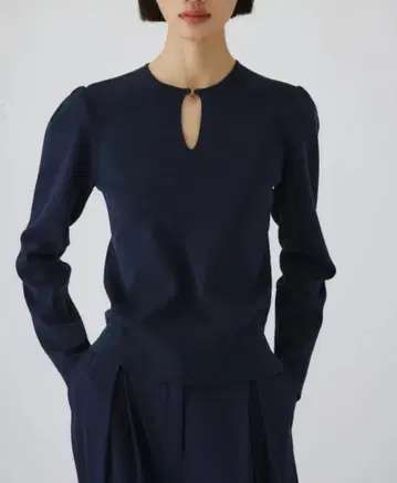 RIM.ARK 림아크 Hook slim knit tops