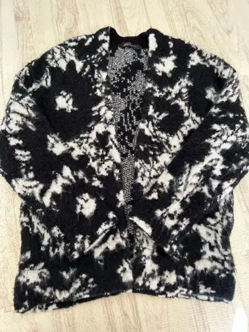 스터닝 루어 타이 다이 패턴 가디건