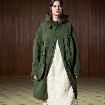 나마 체코 올리브 그린 모즈 코트 후드 부착