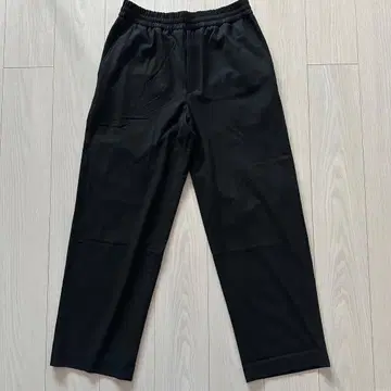 UNIQLO:C 이지 와이드 테이퍼드 팬츠 블랙 M 사이즈 25AW