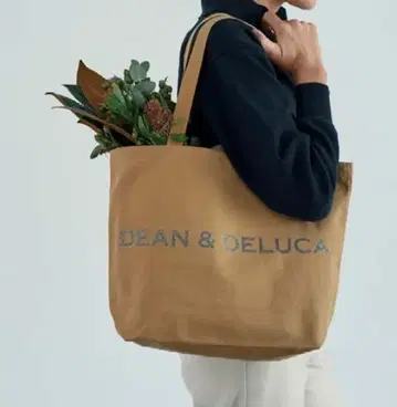 델루카 차리티 2025 토트 카페오레 L 사이즈