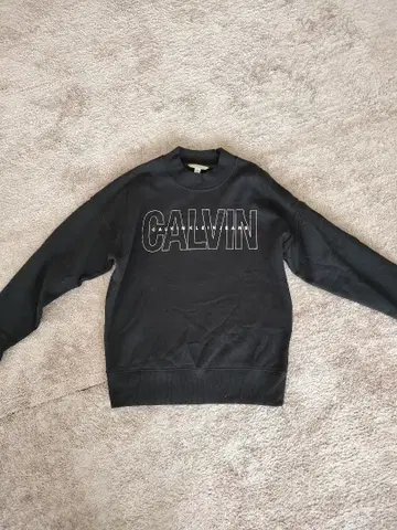 Calvin Klein 블랙 맨투맨