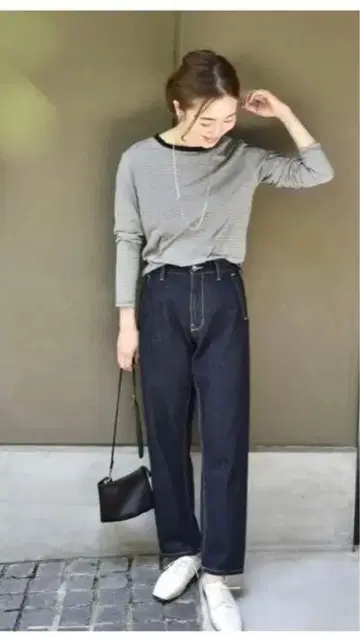 OURHOME 코다와리 실루엣 데님 팬츠